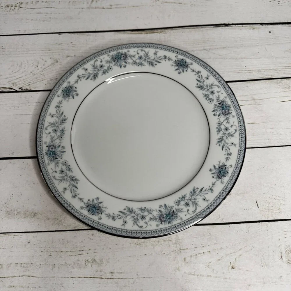Noritake Blue Hill 2482 Salad Plates Set of 2 Blue Floral Sri Lanka‎
